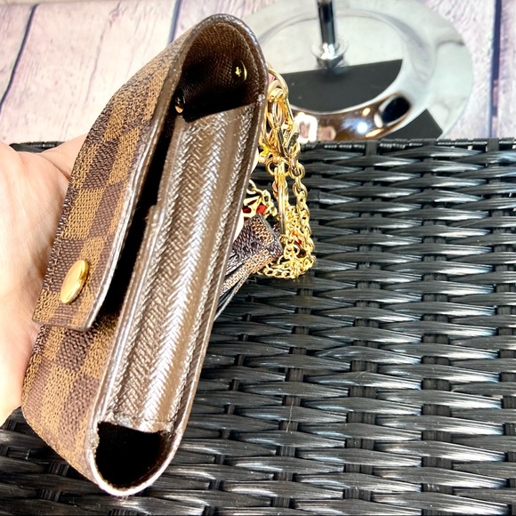 Louis Vuitton key fob holder pouch keychain in Damier Ebene with bag charm - Picture 7 of 16